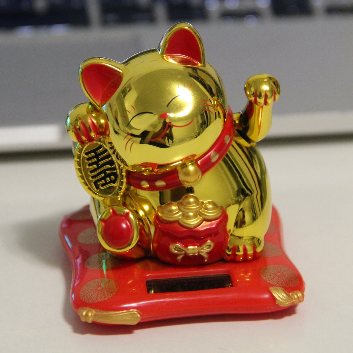 Maneki Neko Glückskatze Solarenergie automatisch winken Hände bringen Ihnen Glück und viel Glück