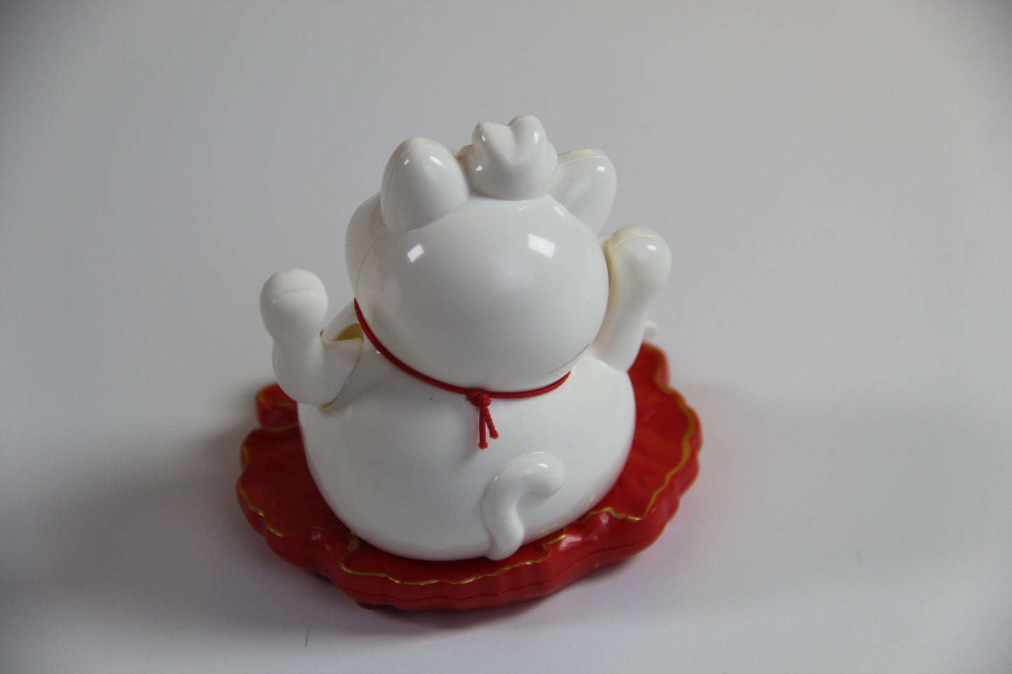 Maneki Neko Lucky cat "Blossom" solar energy auto waving hand bring you fortune and good luck