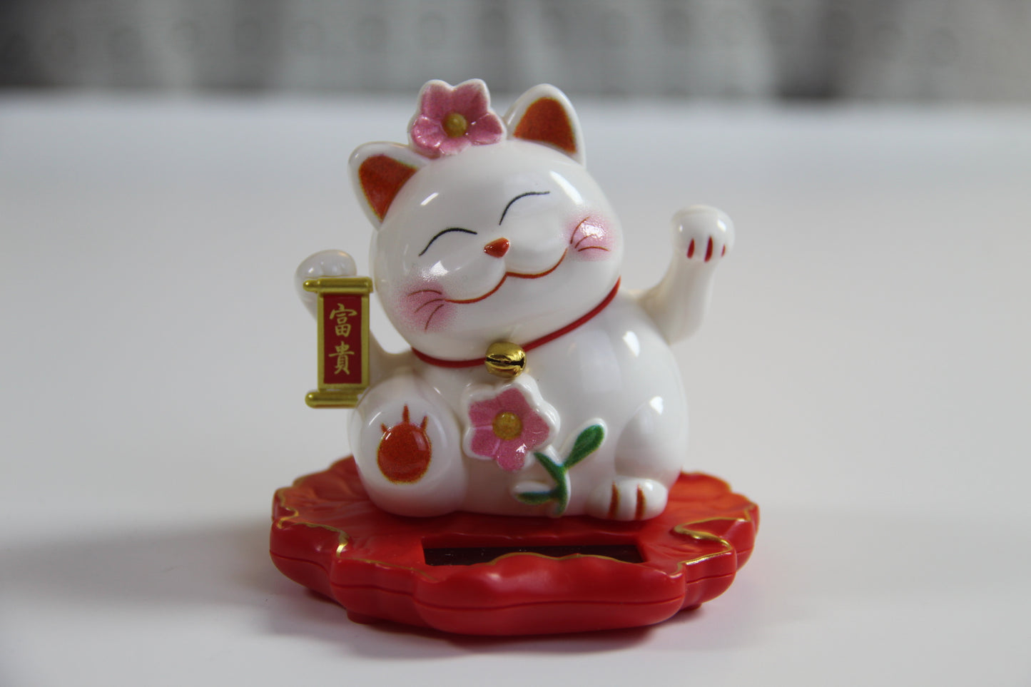 Maneki Neko Lucky cat "Blossom" solar energy auto waving hand bring you fortune and good luck