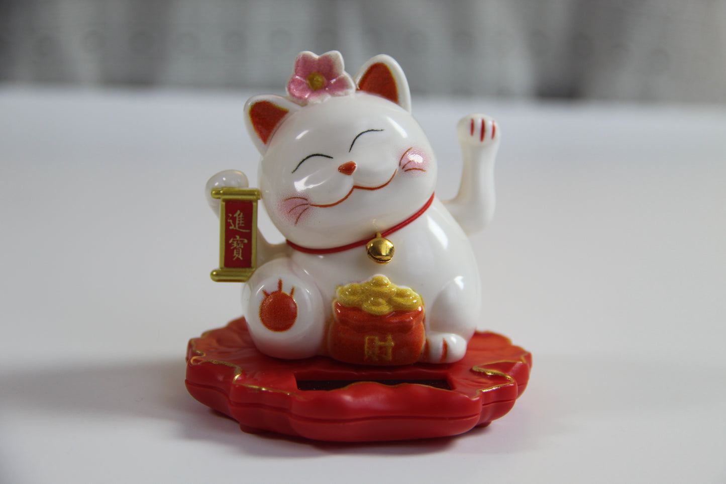 Maneki Neko Lucky cat "Blossom" solar energy auto waving hand bring you fortune and good luck